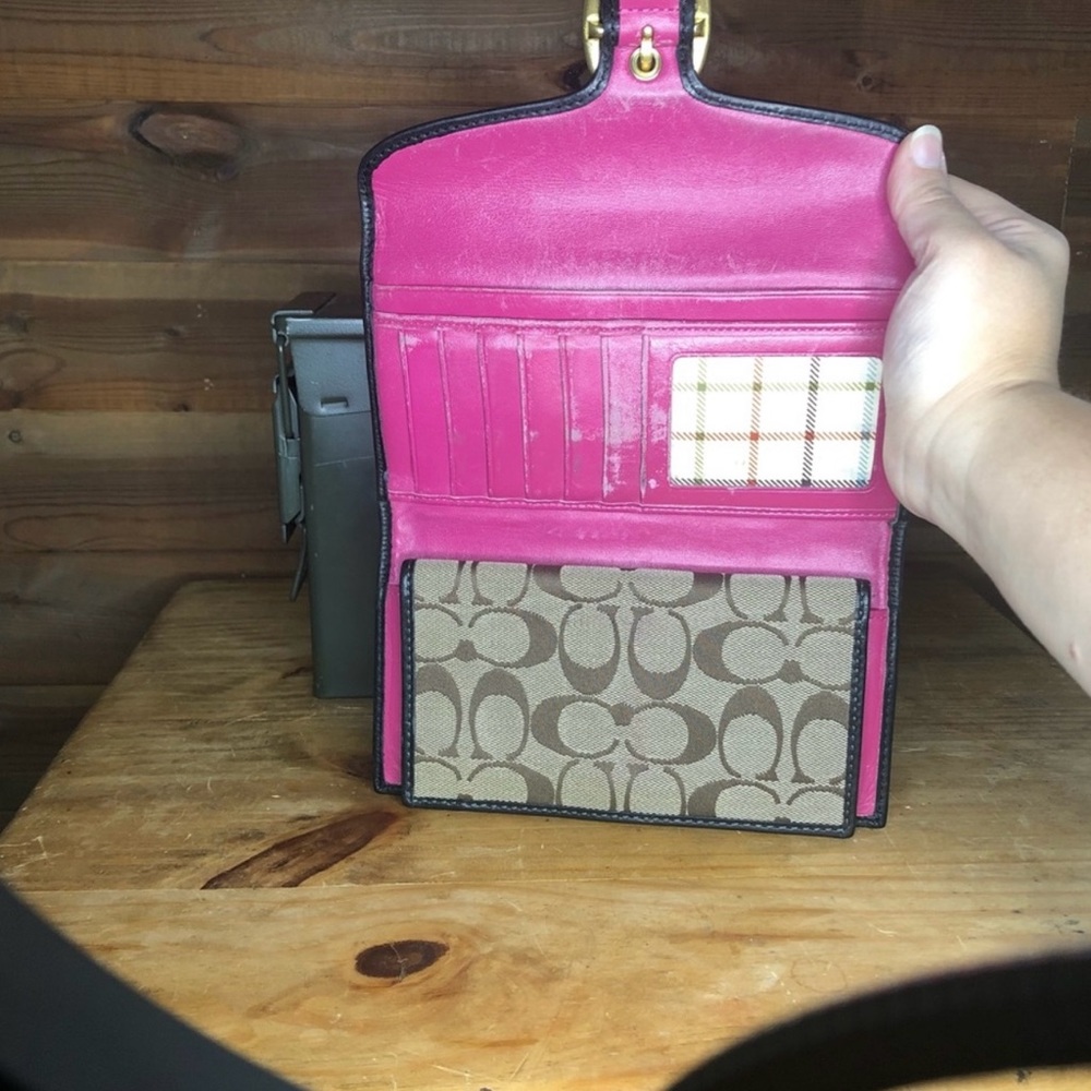 Coach Wallet - Picture 4 of 4